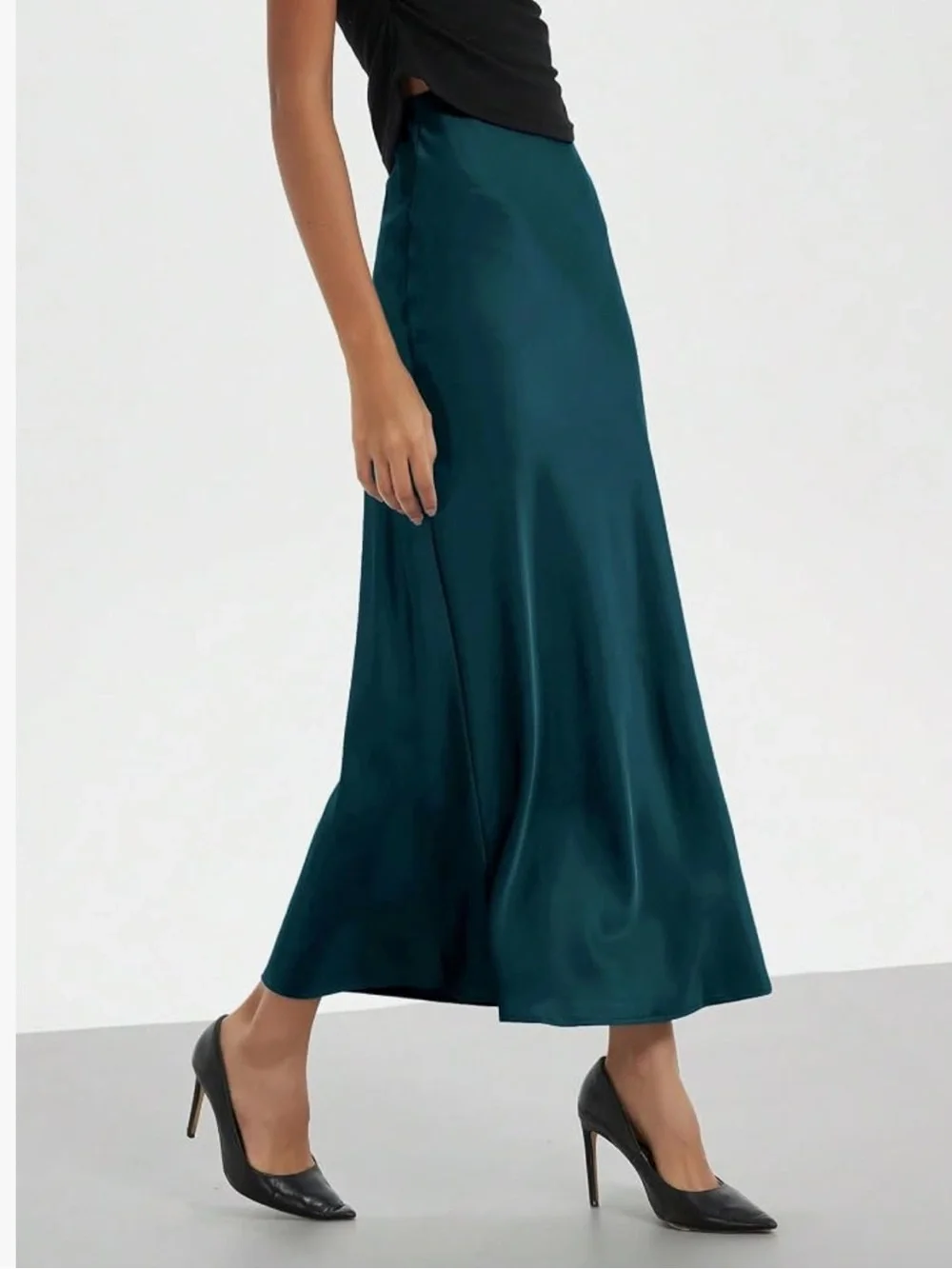 New ZARA Satin Midi Skirt